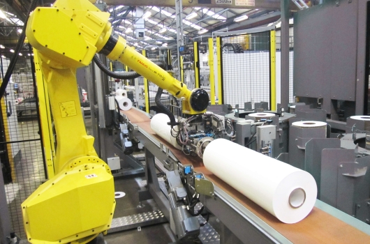 Robot voor bescherming van folierollen